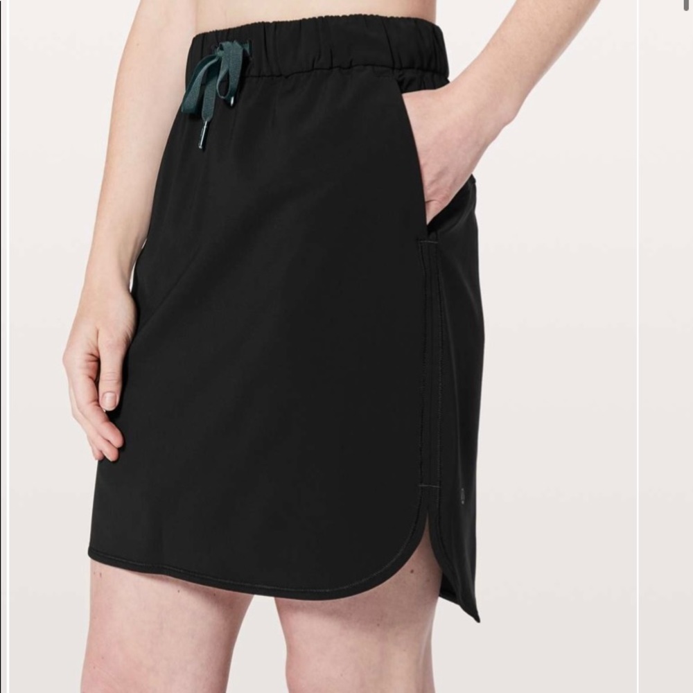 On the Fly lululemon skirt size 2 NWOT